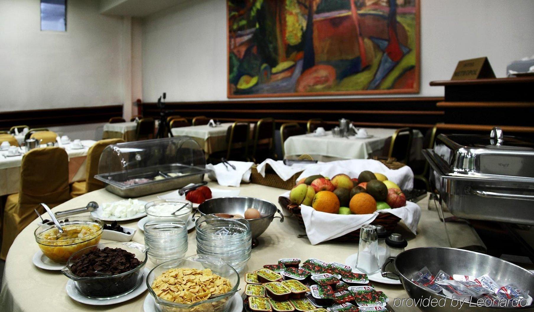 Hotel Metropol Larissa Restaurant foto