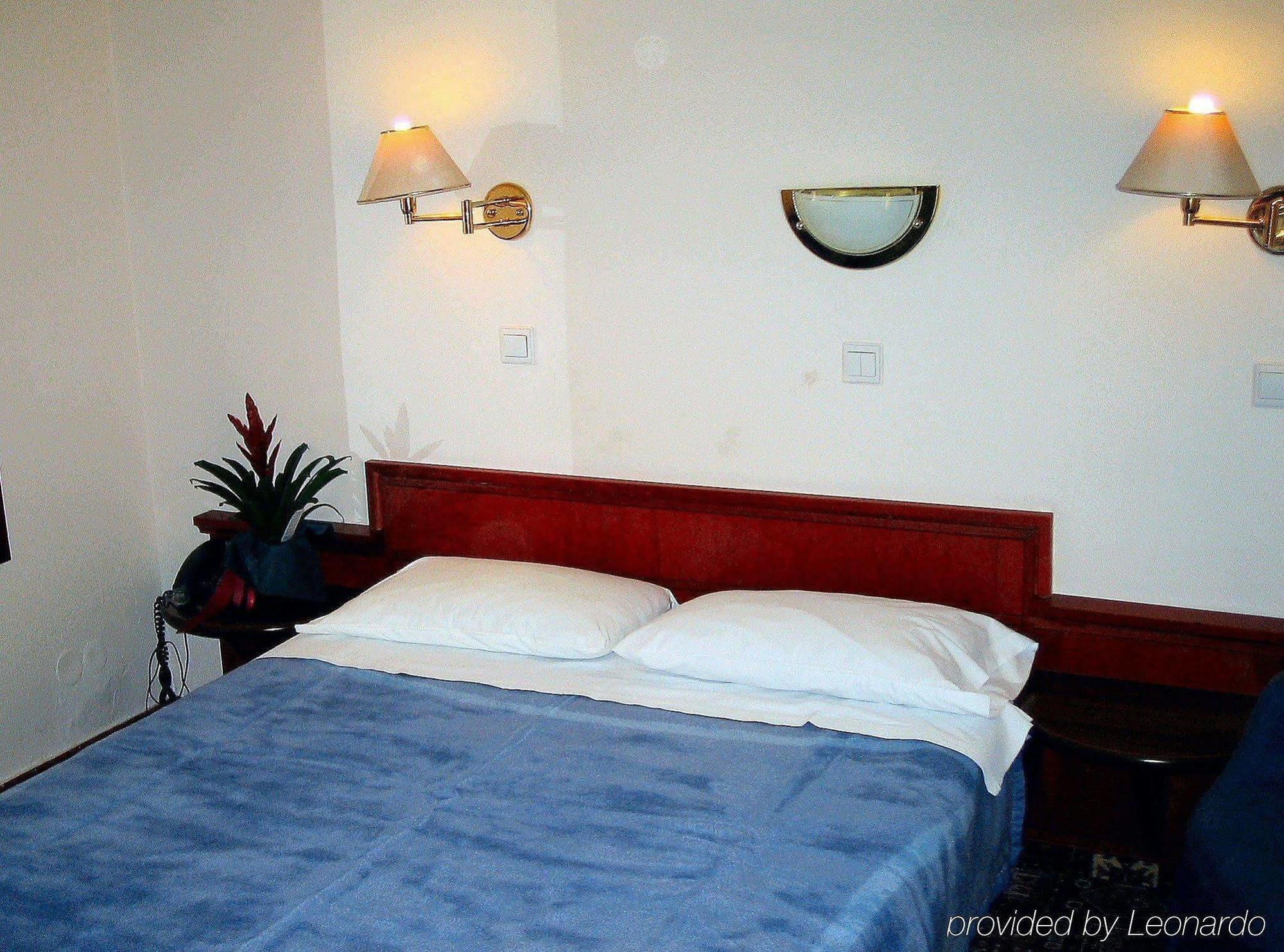 Hotel Metropol Larissa Zimmer foto